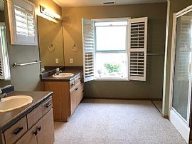 17020 Se 183rd Pl, Renton in Renton, WA (Photo 3 of 4)