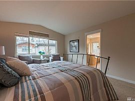 12216 Ne 103rd Ln, Kirkland, in Kirkland, WA (Photo 5 of 6)