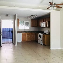 2422 W Earll Dr, Phoenix, Az 85015 in Phoenix, AZ (Photo 4 of 8)