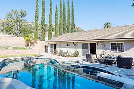 A Great 3 Bedroom House For Your Family in Porter Ranch, CA (Photo 11 of 12)