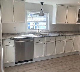 104 Mason Ave, Portsmouth, Ri 02871 in Portsmouth, RI (Photo 3 of 9)