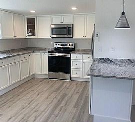 104 Mason Ave, Portsmouth, Ri 02871 in Portsmouth, RI (Photo 4 of 9)