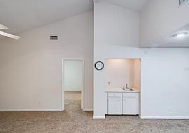 2025 Sylvester Rd, Lakeland, Fl 33803 in Lakeland, FL (Photo 4 of 6)