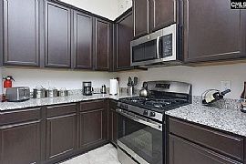 3 Bd. 3 Ba. 1,600 Sqft in Columbia, SC (Photo 3 of 11)