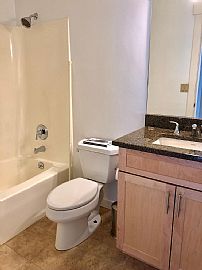 2 Bd. 2 Ba. 1,183 Sqft in Bellevue, WA (Photo 11 of 12)