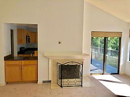 2 Bd. 2 Ba. 1,183 Sqft in Bellevue, WA (Photo 4 of 12)
