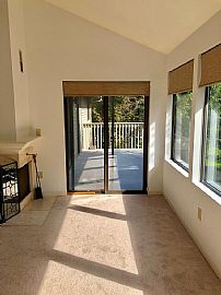 2 Bd. 2 Ba. 1,183 Sqft in Bellevue, WA (Photo 5 of 12)