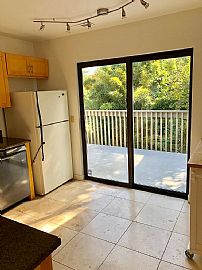 2 Bd. 2 Ba. 1,183 Sqft in Bellevue, WA (Photo 7 of 12)