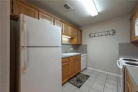 Afforable Single Family Home in Weatherford, TX (Photo 3 of 10)