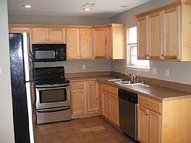 Charming 3 Bedroom Home in Jonesboro, AR (Photo 5 of 9)