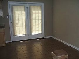 Charming 3 Bedroom Home in Jonesboro, AR (Photo 7 of 9)