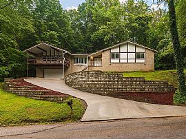 2122 Bellwood Dr, Saint Albans, Wv 25177 in Saint Albans, WV