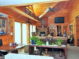 1810 Parkside Dr, Berkeley Springs, Wv 25411 in Berkeley Springs, WV (Photo 2 of 4)