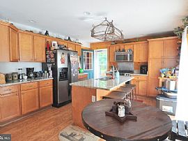 1810 Parkside Dr, Berkeley Springs, Wv 25411 in Berkeley Springs, WV (Photo 3 of 4)