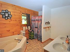 1810 Parkside Dr, Berkeley Springs, Wv 25411 in Berkeley Springs, WV (Photo 4 of 4)