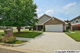 210 Shadow Cove Dr Sw, Huntsville, Al 35824 in Huntsville, AL