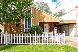 Home For Rent in Bronx, NY (Photo 2 of 10)