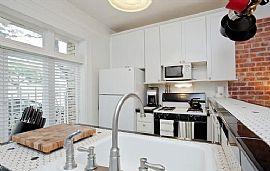 Convenient 1st Floor Condo with Sunny Patio For Indoor-Outdoor! in San Francisco, CA (Photo 6 of 12)