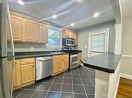  1627 Bramwell Rd, Richmond, Va 23225 Beautiful Hardwood Floors in Richmond, VA (Photo 4 of 12)