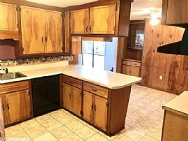 111 W Walnut Ave, Foley, Al 36535 in Foley, AL (Photo 4 of 5)