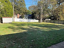 1042 N Pine St, Florence, Al 35630 in Florence, AL (Photo 3 of 12)