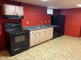 1042 N Pine St, Florence, Al 35630 in Florence, AL (Photo 6 of 12)