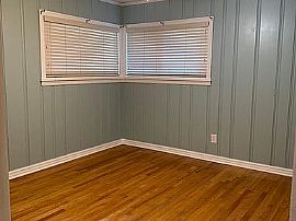 1042 N Pine St, Florence, Al 35630 in Florence, AL (Photo 8 of 12)