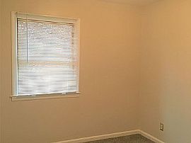 414 Glenwood Ave, Glen Burnie, Md 21061 in Glen Burnie, MD (Photo 3 of 12)