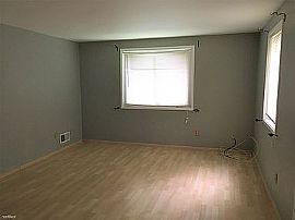 10001 Battleridge Pl, Montgomery Village, Md 20886 in Montgomery Village, MD (Photo 5 of 11)