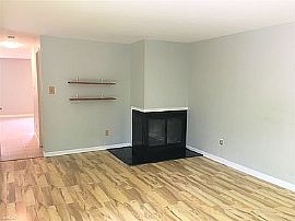 10001 Battleridge Pl, Montgomery Village, Md 20886 in Montgomery Village, MD (Photo 6 of 11)