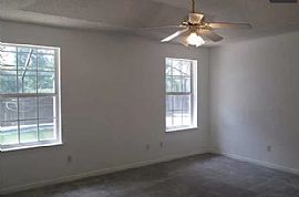 412 Bay Oaks Dr, Pensacola Rent 800 Deposit 800 Total 1600 in Pensacola, FL (Photo 4 of 8)