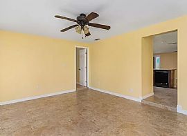 12316 Davis Blvd, Fort Myers, Fl 33905 For $600/m Deposit $600 in Fort Myers, FL (Photo 2 of 2)