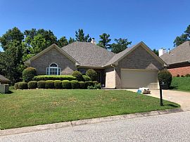  Adorable 3/2 Garden Home in The Highly Sought After Narrows Co in Birmingham, AL