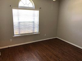  Adorable 3/2 Garden Home in The Highly Sought After Narrows Co in Birmingham, AL (Photo 10 of 11)