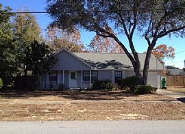 129 Walker Cir E, Crestview, Fl 32539 For $650/m Deposit $650 in Crestview, FL