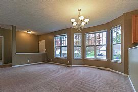  5523 Sandhutton Ct, Rockford, Il 61108 Spacious 2 Bed/2 Bath in Rockford, IL (Photo 2 of 12)