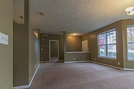  5523 Sandhutton Ct, Rockford, Il 61108 Spacious 2 Bed/2 Bath in Rockford, IL (Photo 5 of 12)