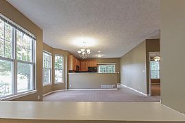  5523 Sandhutton Ct, Rockford, Il 61108 Spacious 2 Bed/2 Bath in Rockford, IL (Photo 7 of 12)