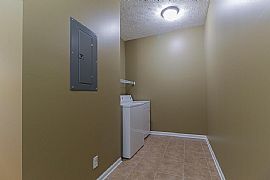  5523 Sandhutton Ct, Rockford, Il 61108 Spacious 2 Bed/2 Bath in Rockford, IL (Photo 9 of 12)