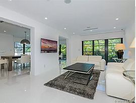 Lovely Two-Story, Three Bedroom, Two and a Half Bath Main House in Miami, FL (Photo 4 of 6)