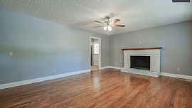 2040 Stratford Rd, Cayce,Rent 650 Deposit 650 Total 1300 in Cayce, SC (Photo 2 of 7)
