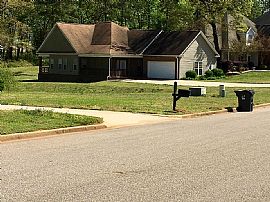 1608 Beaumont Dr, Deatsville, Al 36022 in Deatsville, AL