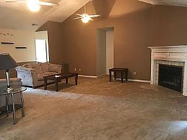 Beautiful 3 Bedroom 2 Bathroom Home For Rent in Richmond Hill, GA