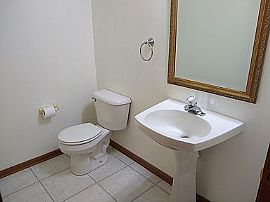 205 Manchester Dr, Waukesha, Wi 53188 in Waukesha, WI (Photo 4 of 10)