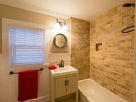 1210 Wellman Ave Ne, Huntsville, Al 35801 in Huntsville, AL (Photo 4 of 5)