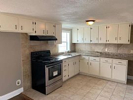 3 Bedroom in Alabaster, AL (Photo 2 of 7)