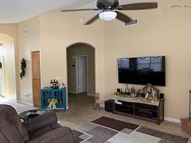 3 Bedroom in Peoria, AZ (Photo 2 of 6)