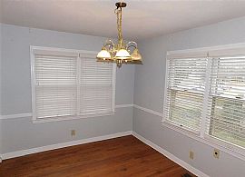 2202 Poincianna St Sw, Huntsville, Al 35801 in Huntsville, AL (Photo 3 of 8)