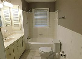 2202 Poincianna St Sw, Huntsville, Al 35801 in Huntsville, AL (Photo 5 of 8)