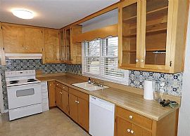 2202 Poincianna St Sw, Huntsville, Al 35801 in Huntsville, AL (Photo 6 of 8)